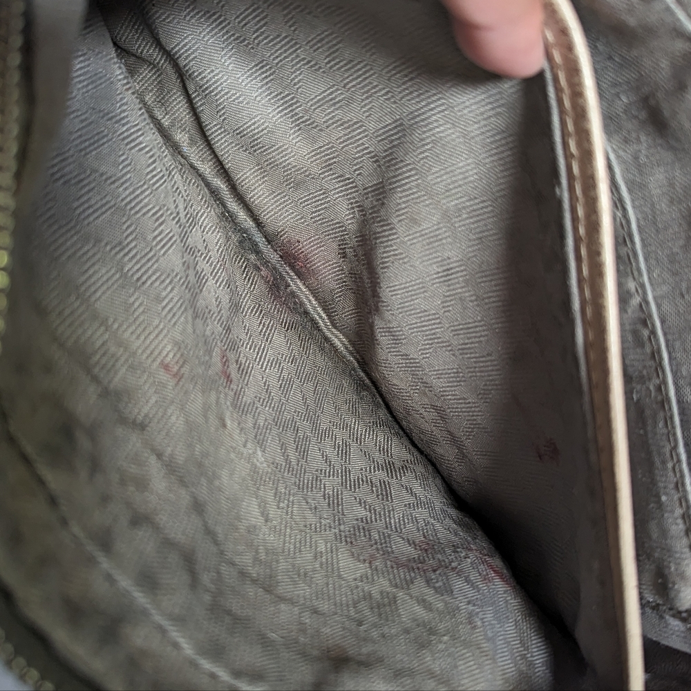 Michael Kors Crossbody Small Purse *some blemishes - used - see photos* - Picture 3 of 10